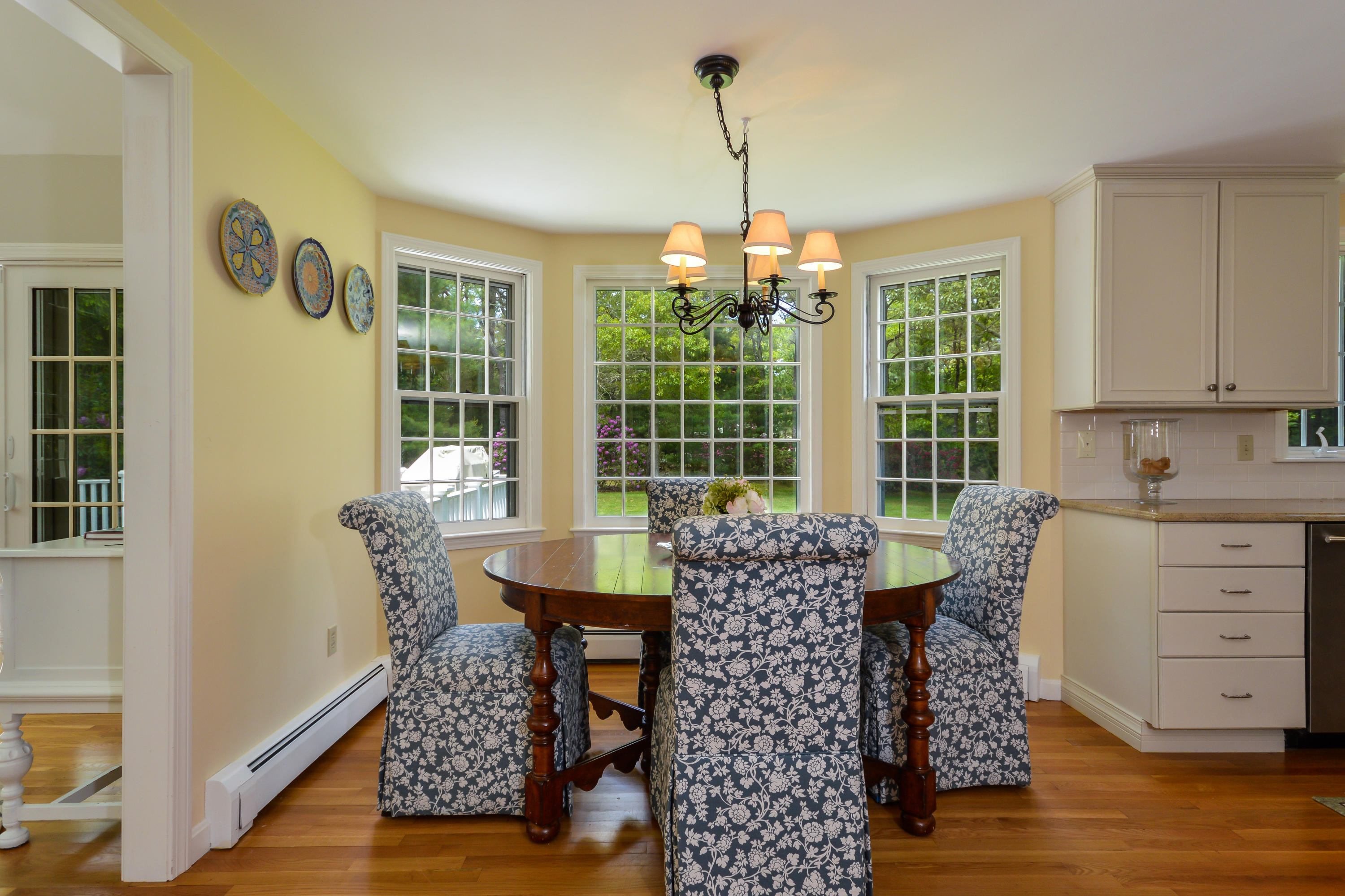 72 Cotuit Cove Road Cotuit, MA 02635 - Photo 12 of 35 010-Breakfast_Nook-4306230-large