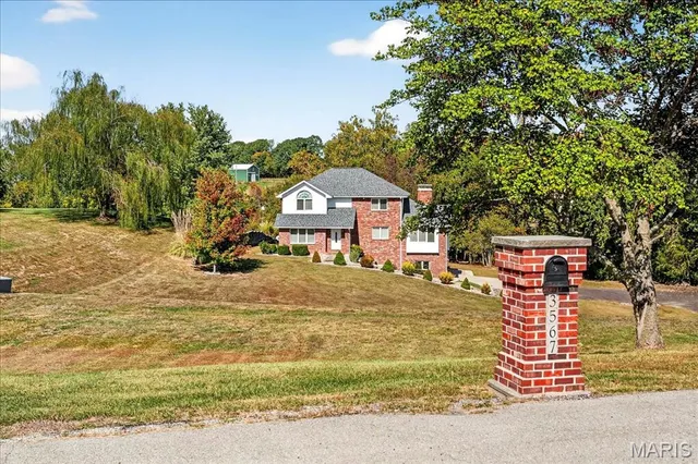 $539,000 | 3567 Sweet Briar Lane, Columbia, IL 62236