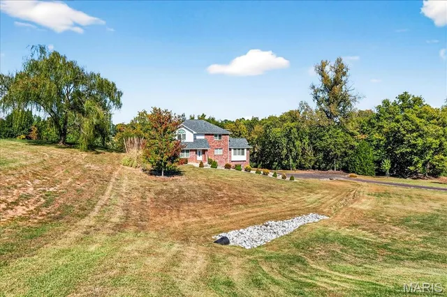 $539,000 | 3567 Sweet Briar Lane, Columbia, IL 62236