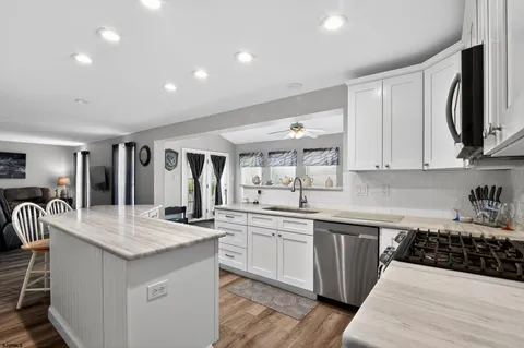 $569,500 | 105 Carlsbad Court, Egg Harbor Township, NJ 08234
