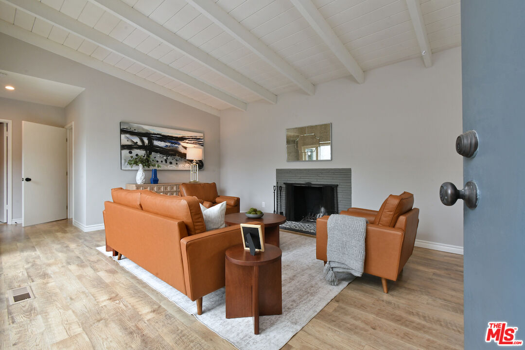 7014 Ramsgate Avenue Los Angeles, CA 90045 - Photo 6 of 41