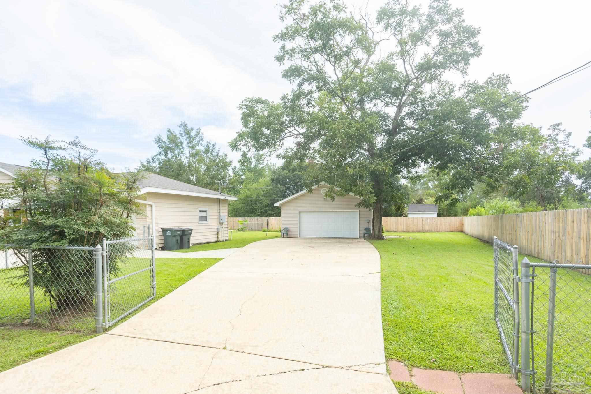 51 Williams Ditch Road Cantonment, FL 32533 - Photo 4 of 38 Gallery Image 4