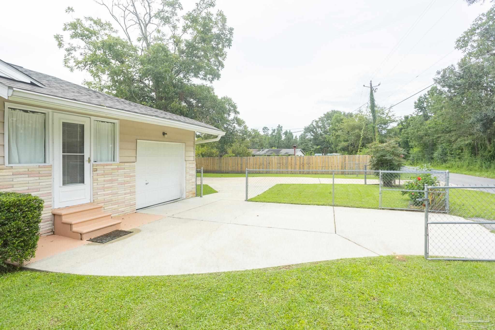 51 Williams Ditch Road Cantonment, FL 32533 - Photo 6 of 38 Gallery Image 6