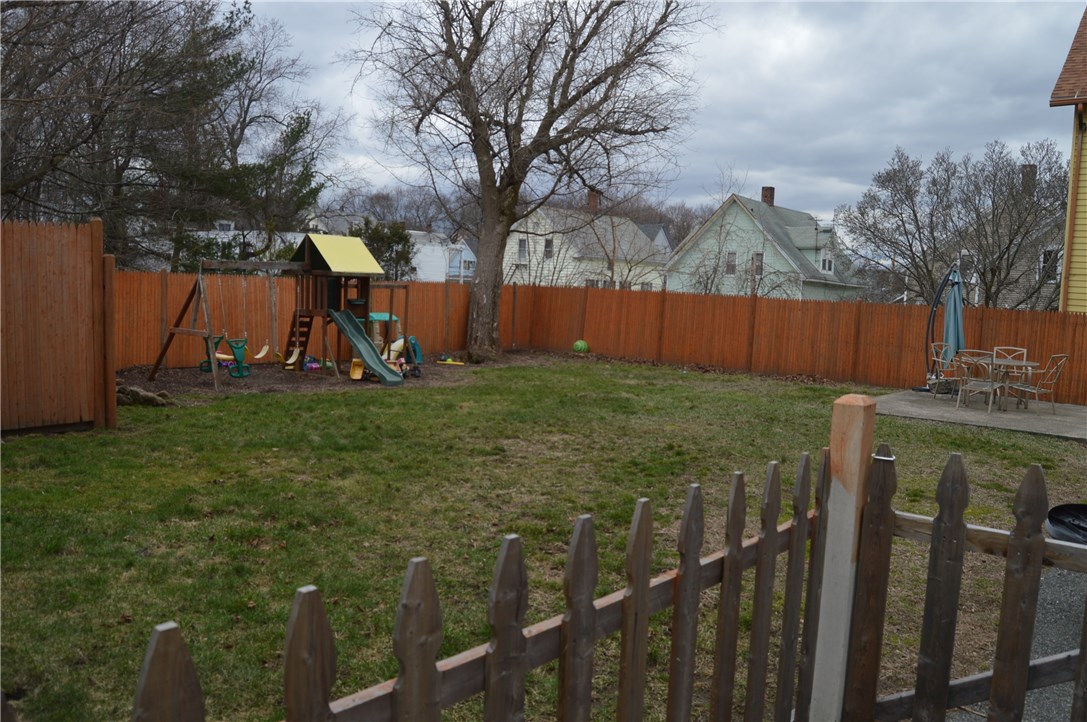 35 Crawford Street Woonsocket, RI 02895 - Photo 6 of 36 Gallery Image 6