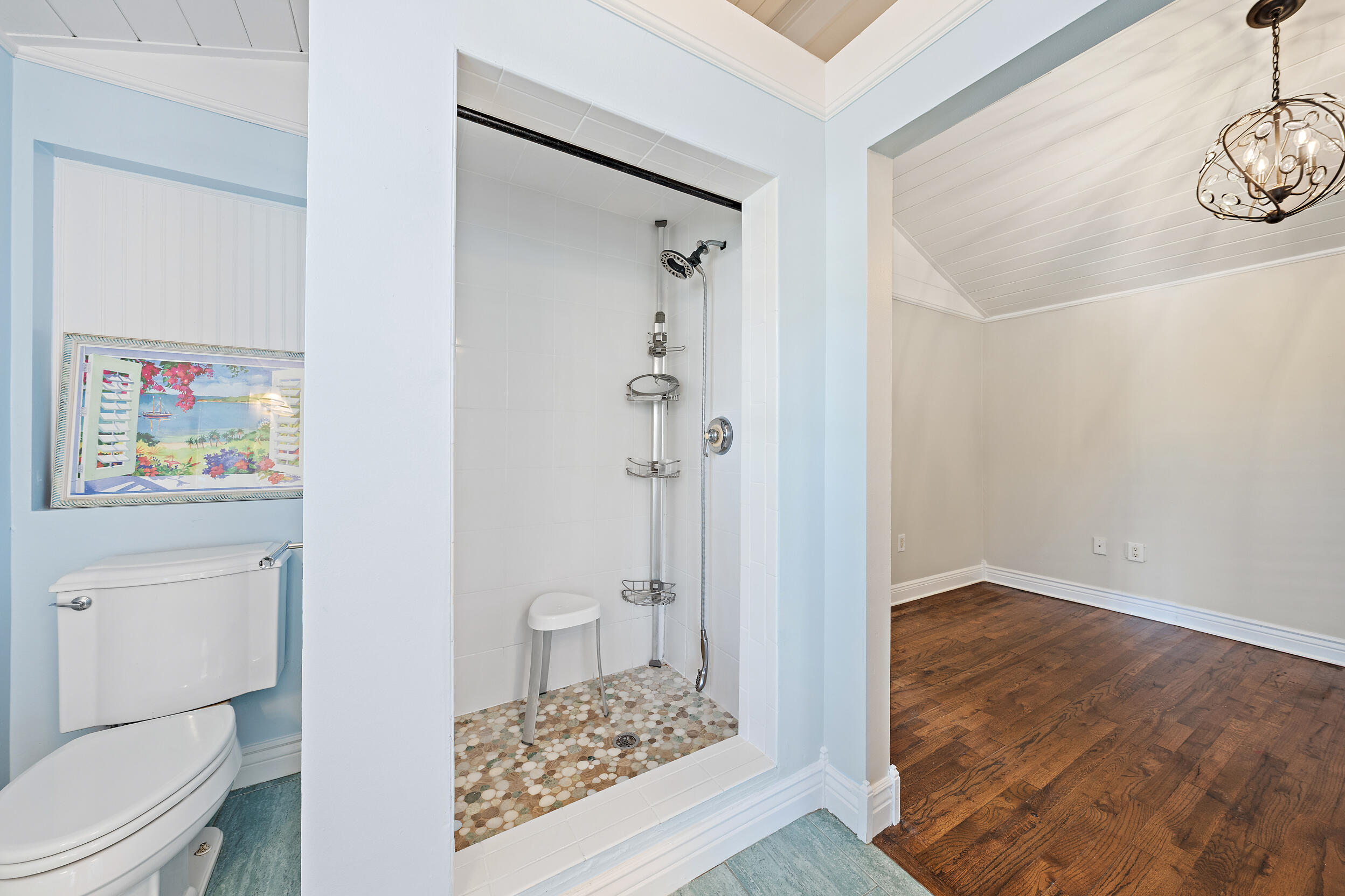 200 East 24th Street Riviera Beach, FL 33404 - Photo 10 of 22 Bathroom