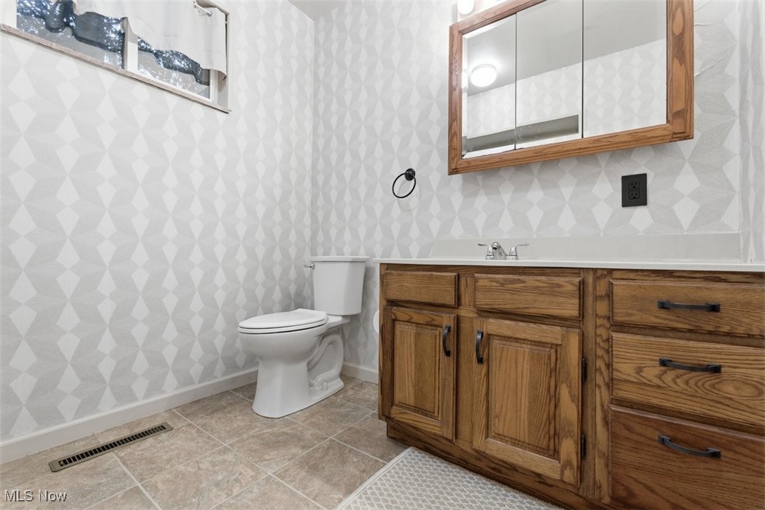 1101 47th Street Vienna, WV 26105 - Photo 23 of 40 Full bath