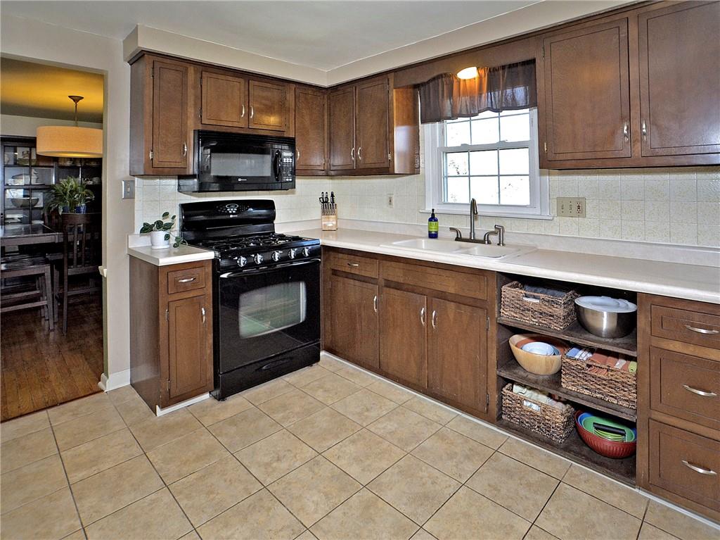 208 Rush Valley Road Monroeville, PA 15146 - Photo 2 of 25 Gallery Image 2