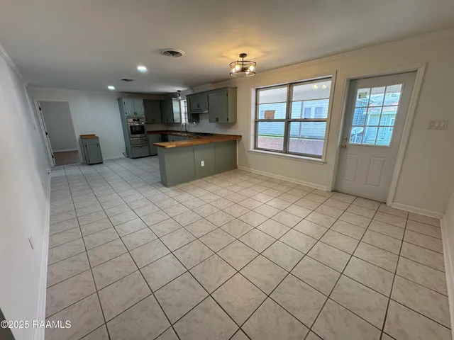 $210,000 | 1225 South Railroad Avenue, Opelousas, LA 70570