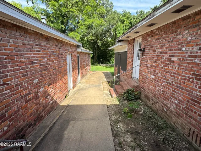 $210,000 | 1225 South Railroad Avenue, Opelousas, LA 70570
