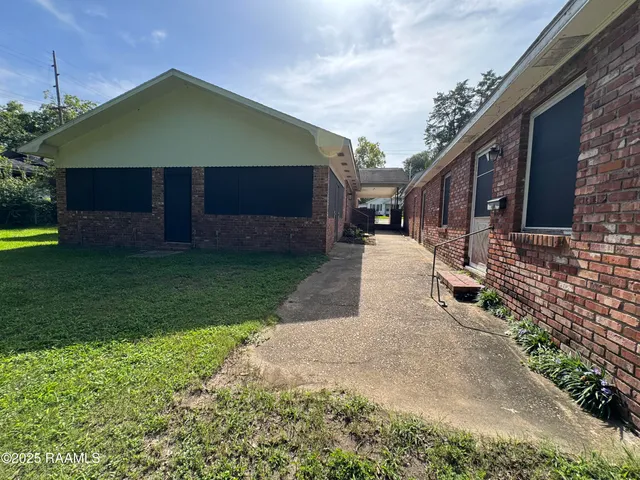 $210,000 | 1225 South Railroad Avenue, Opelousas, LA 70570