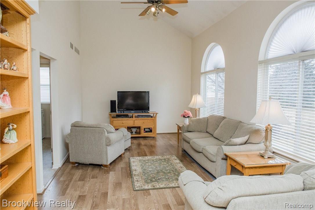 3276 Silverbrook Drive Rochester, MI 48306 - Photo 17 of 48 edit-9584.jpg