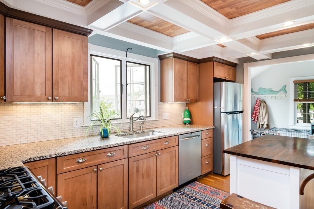 190 Hatherly Road Scituate, MA 02066 - Photo 11 of 32