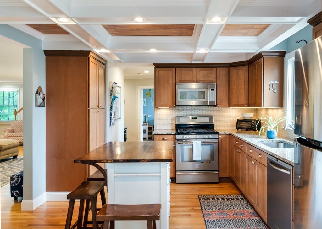 190 Hatherly Road Scituate, MA 02066 - Photo 9 of 32