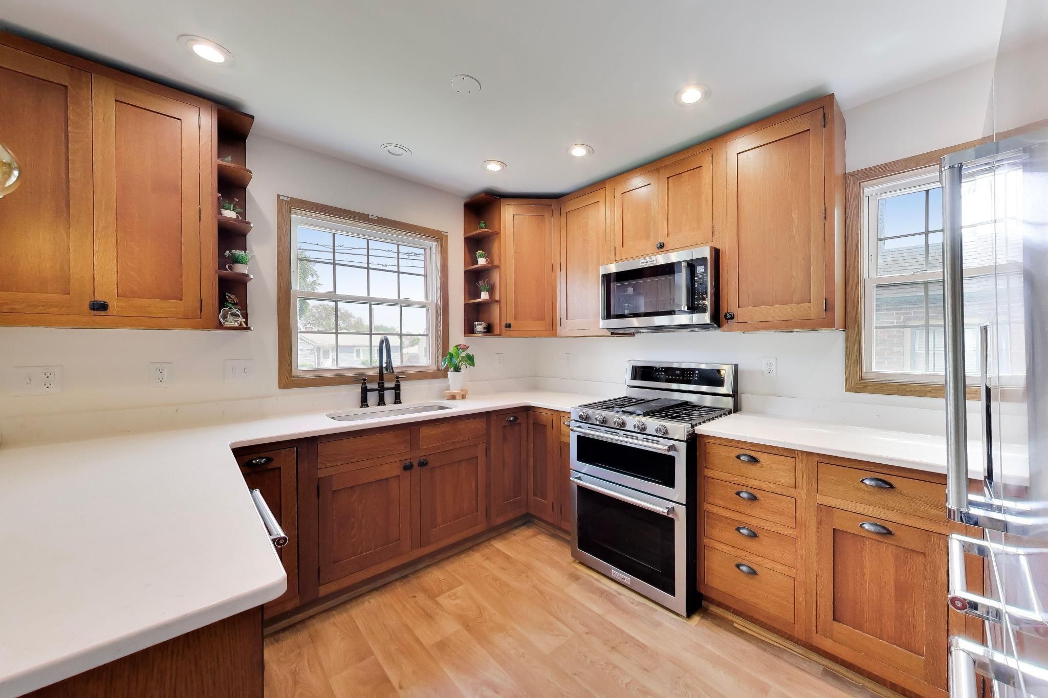 3290 Ridge Road Highland, IN 46322 - Photo 9 of 39 2048x1365