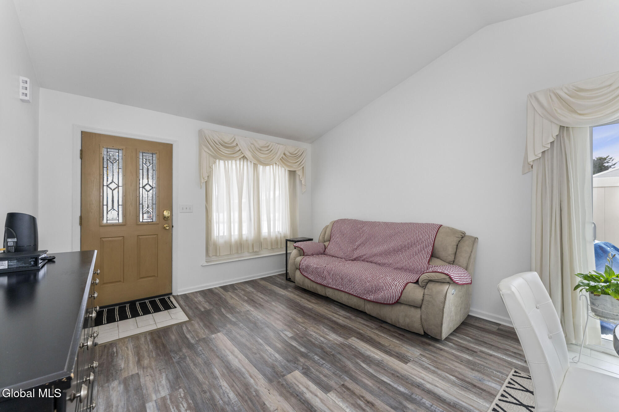 119 Fort Hunter Road Guilderland, NY 12303 - Photo 11 of 26 1 Greatroom 3