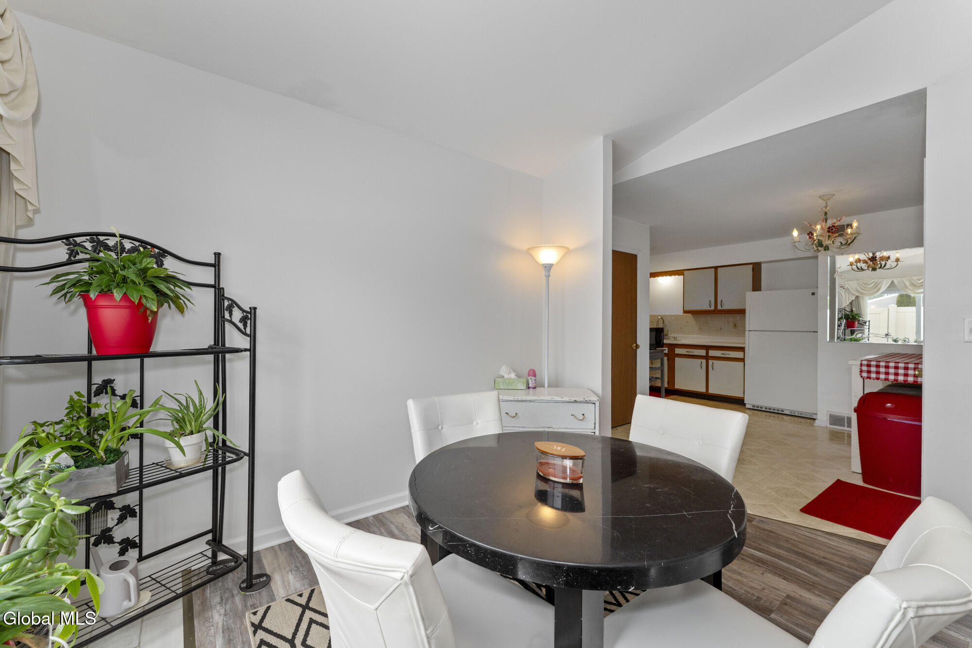 119 Fort Hunter Road Guilderland, NY 12303 - Photo 13 of 26 1 Greatroom 5