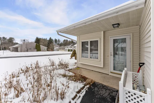 $263,000 | 119 Fort Hunter Road, Guilderland, NY 12303