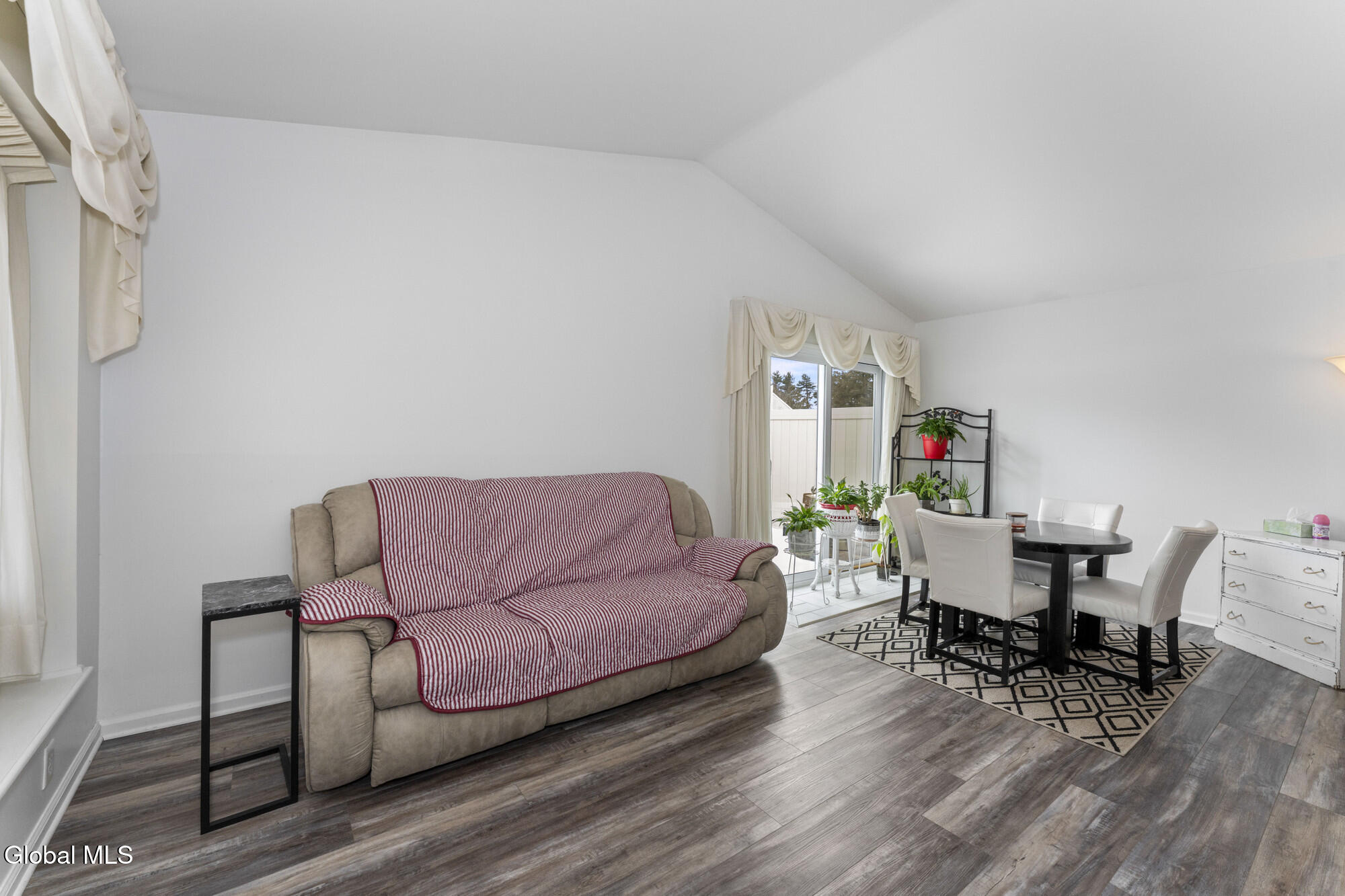 119 Fort Hunter Road Guilderland, NY 12303 - Photo 9 of 26 1 Greatroom 1