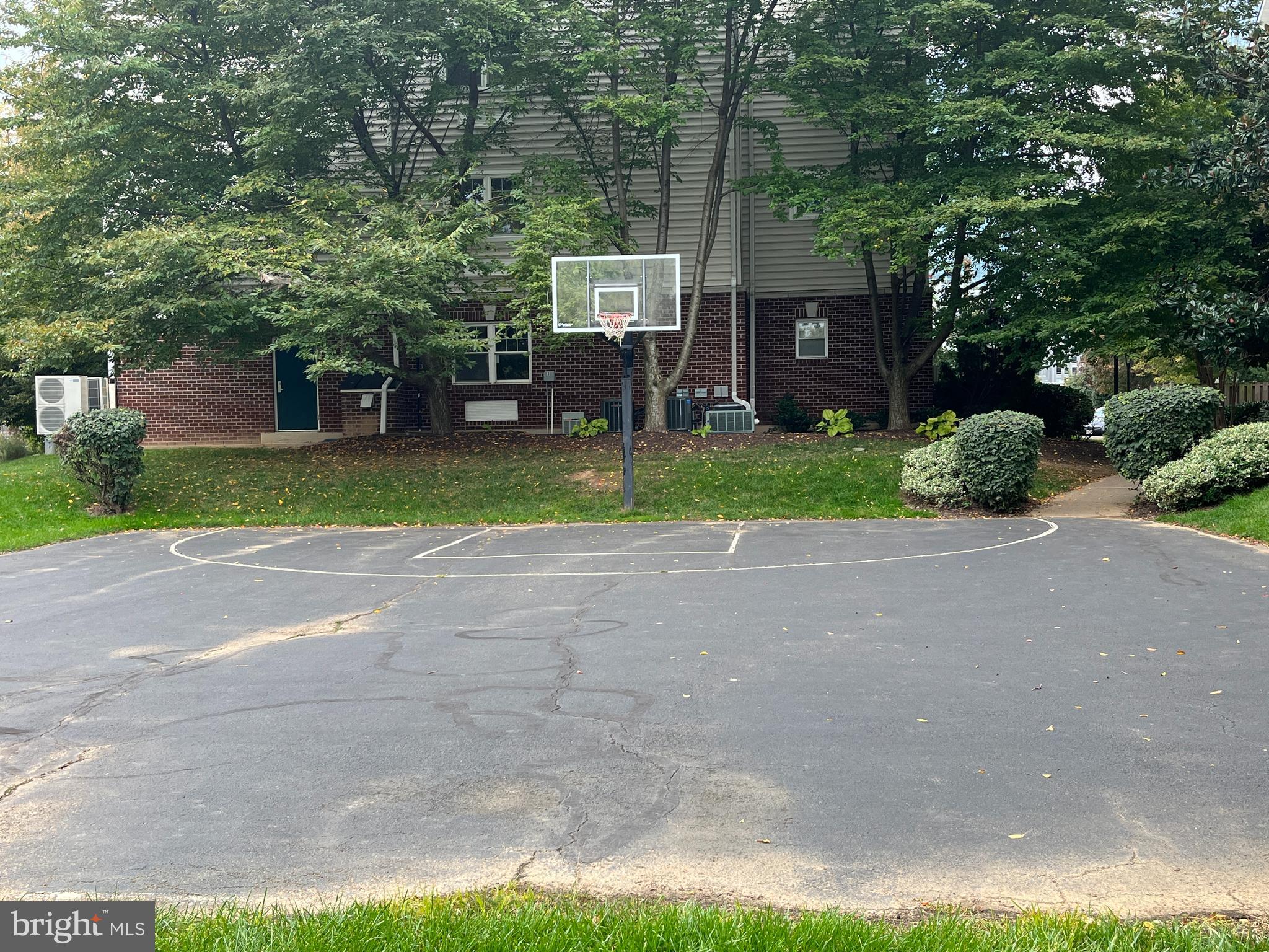 1530 Spring Gate Dr., Unit 9209 McLean, VA 22102 - Photo 29 of 41 Basketball court