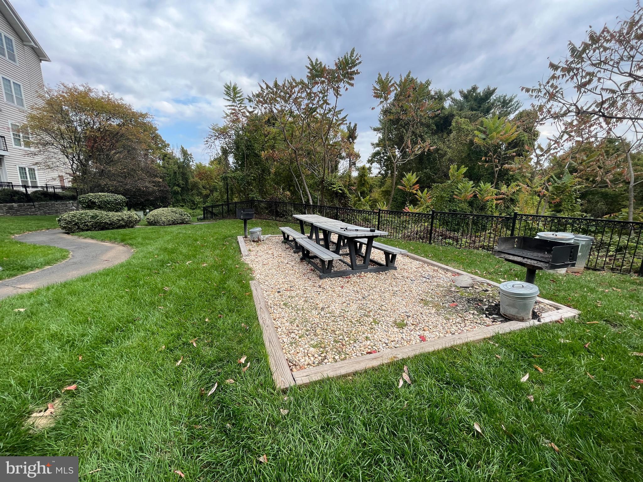 1530 Spring Gate Dr., Unit 9209 McLean, VA 22102 - Photo 33 of 41 Picnic and BBQ area