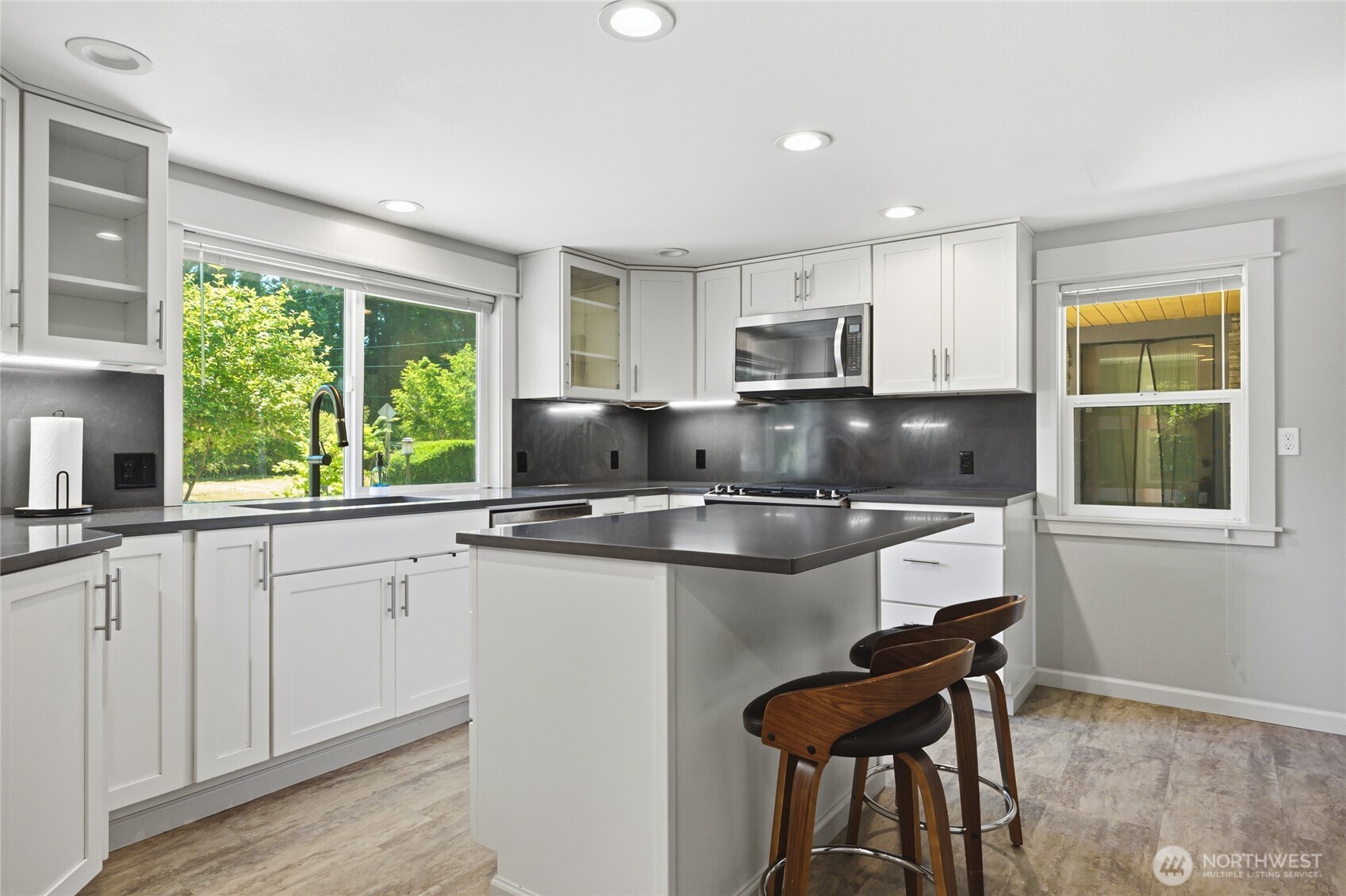 4766 Erlands Point Road Northwest Bremerton, WA 98312 - Photo 12 of 34