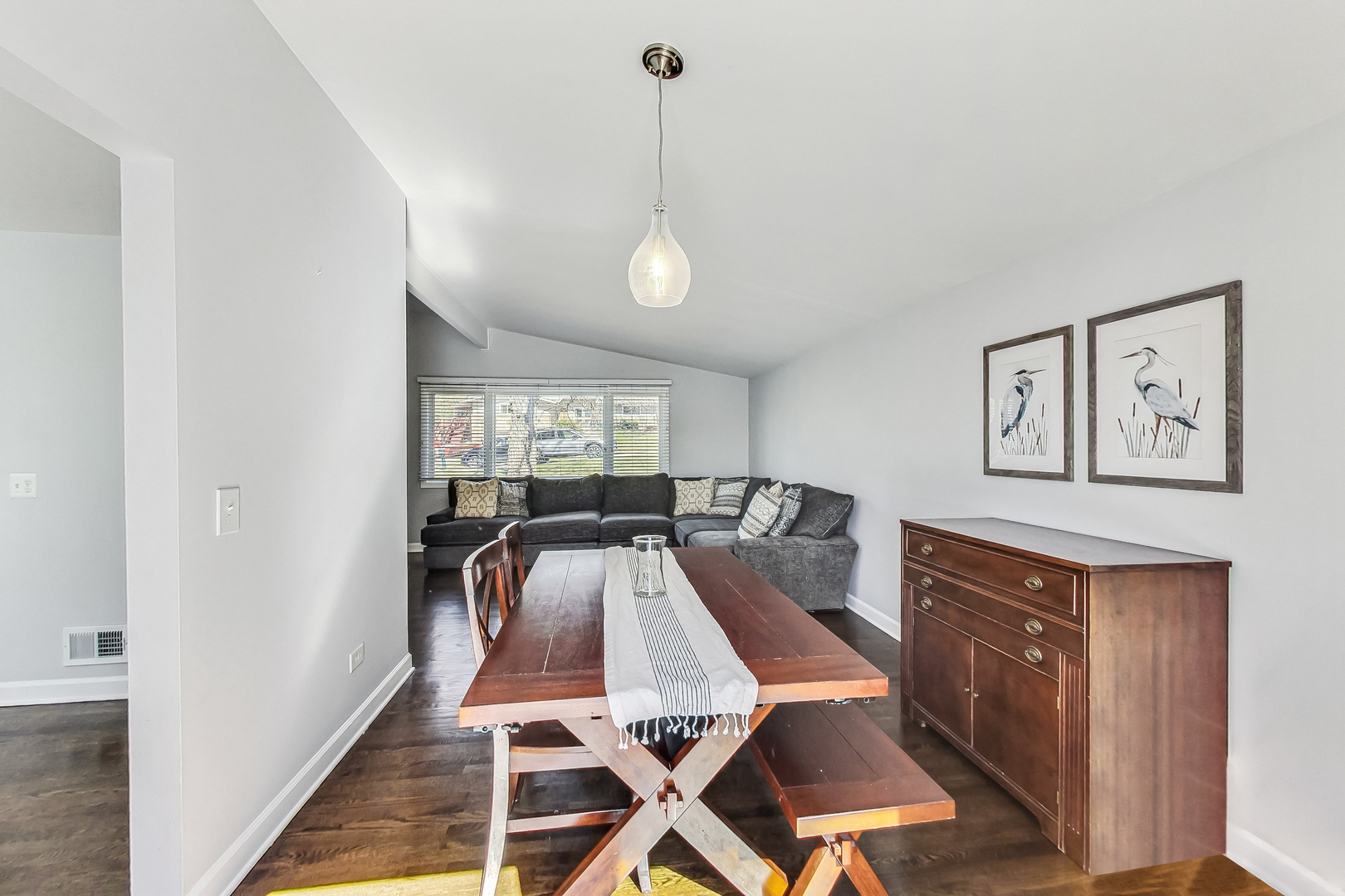 277 Banbury Road Mundelein, IL 60060 - Photo 8 of 63 Gallery Image 8