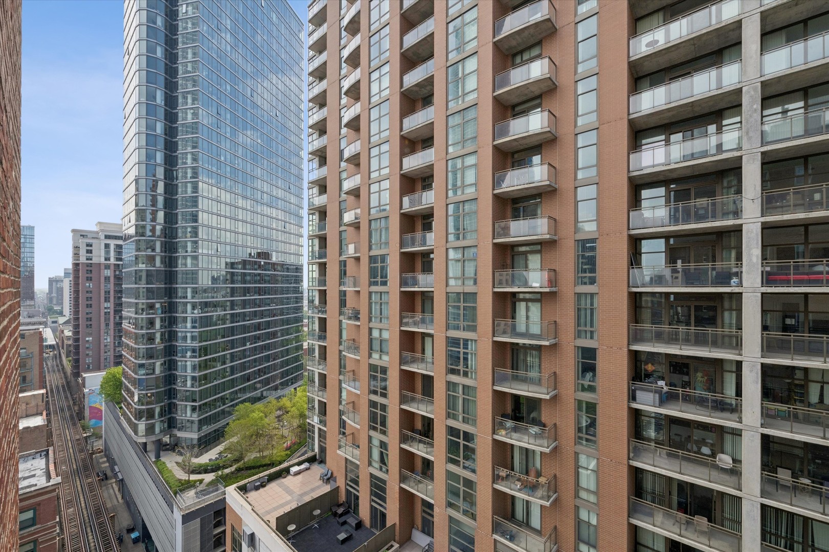 40 East 9th Street, Unit 1616 Chicago, IL 60605 - Photo 18 of 33