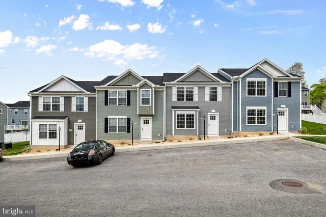 $1,750 | 0 H Street, Unit 11, Carlisle, PA 17013