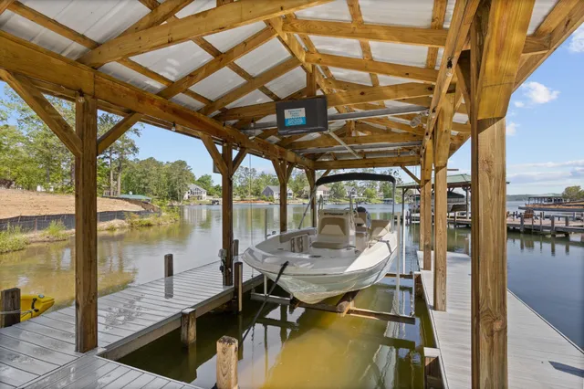 $1,150,000 | 217 Commonwealth Drive, Ninety Six, SC 29666