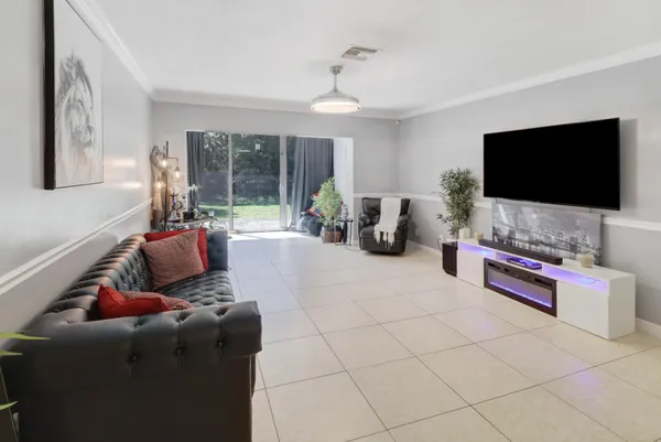 $215,000 | 1904 Palmland Drive, Unit 3, Boynton Beach, FL 33436