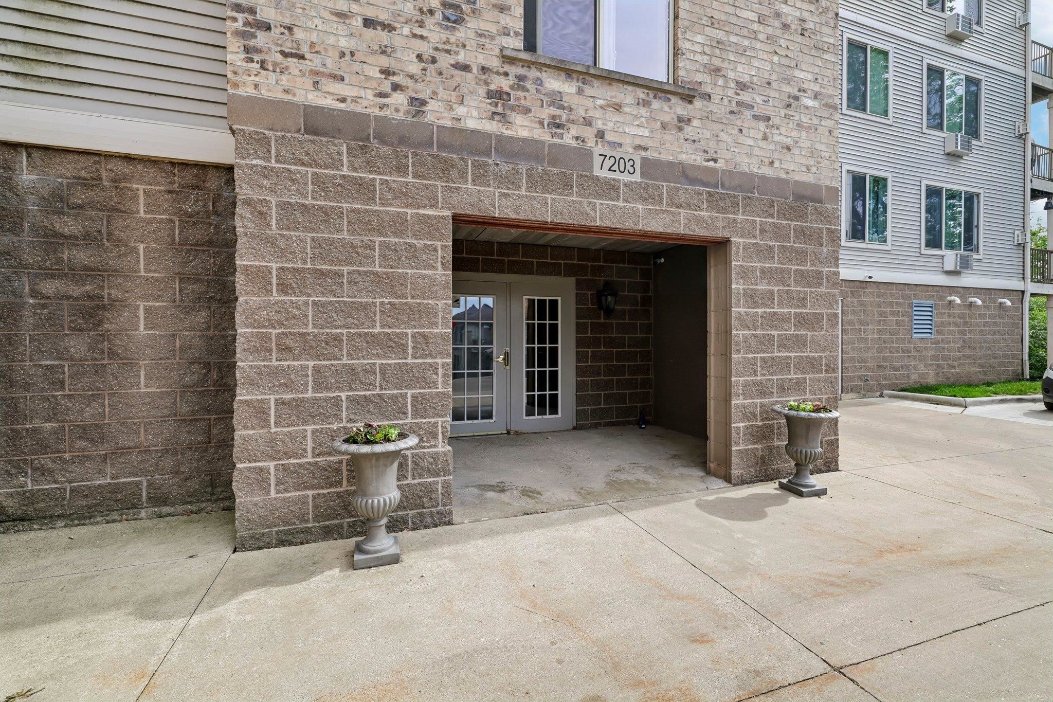 7203 Mid Town Road, Unit 212 Madison, WI 53719 - Photo 3 of 37