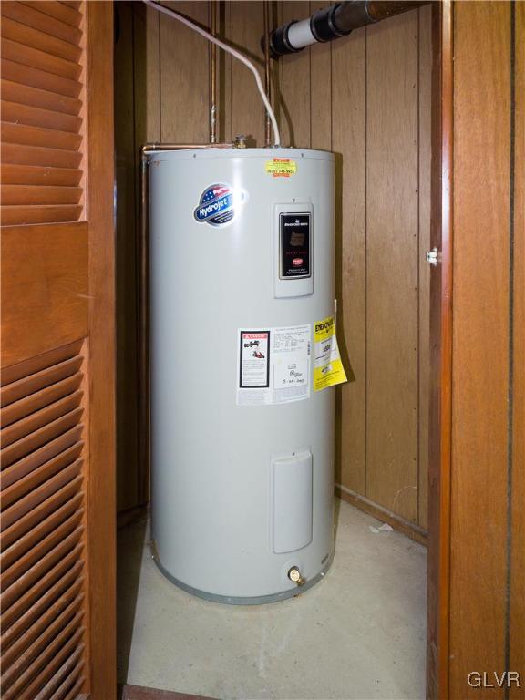 948 Engler Road Nazareth, PA 18064 - Photo 27 of 38 a utility room with dryer and washer