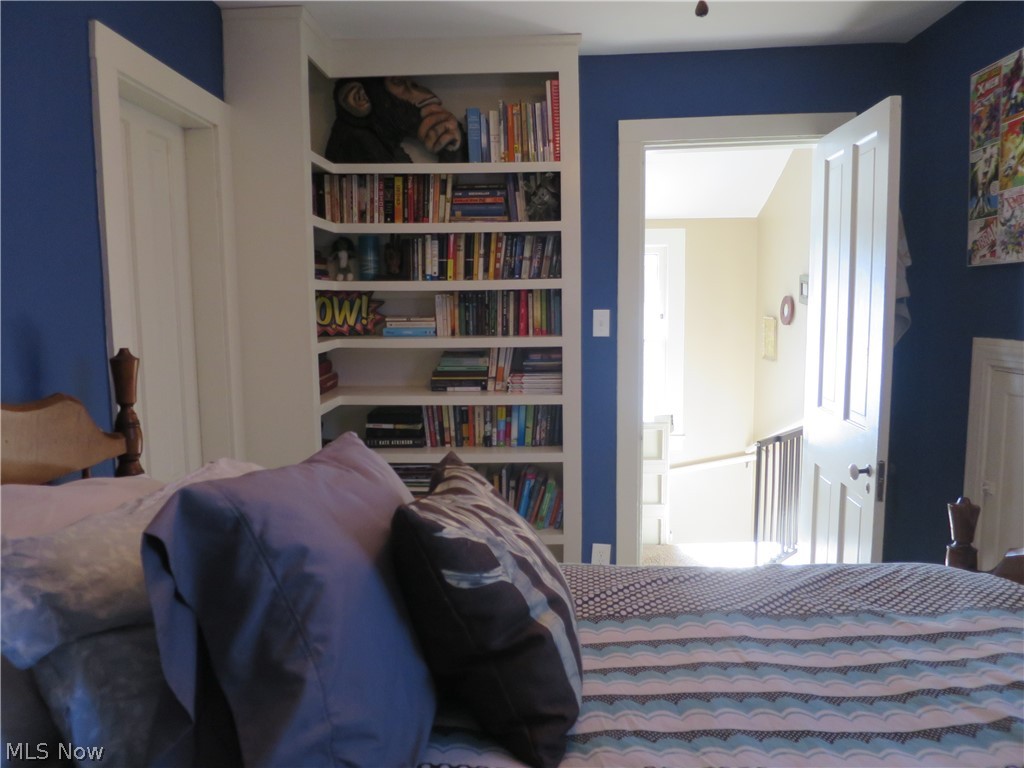 4143 Bluestone Road Cleveland, OH 44121 - Photo 23 of 34