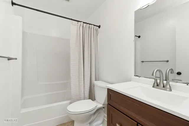 $1,900 | 105 West Somonauk Street, Yorkville, IL 60560