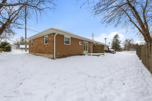 $1,900 | 105 West Somonauk Street, Yorkville, IL 60560