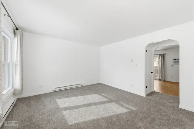 $1,900 | 105 West Somonauk Street, Yorkville, IL 60560