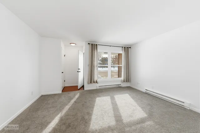 $1,900 | 105 West Somonauk Street, Yorkville, IL 60560