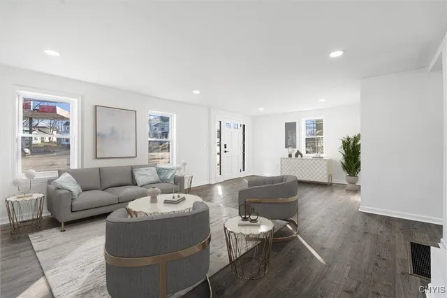 $2,000 | 53 Owasco Street, Auburn, NY 13021