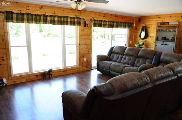 11154 West Frances Road Flushing, MI 48433 - Photo 11 of 67 21174052-10.JPG