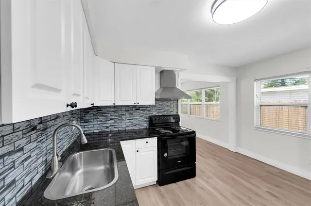 $2,300 | 5442 9th Avenue North, St. Petersburg, FL 33710