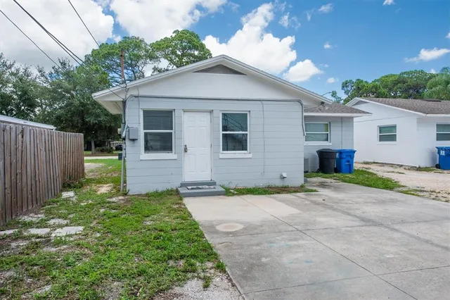$2,300 | 5442 9th Avenue North, St. Petersburg, FL 33710