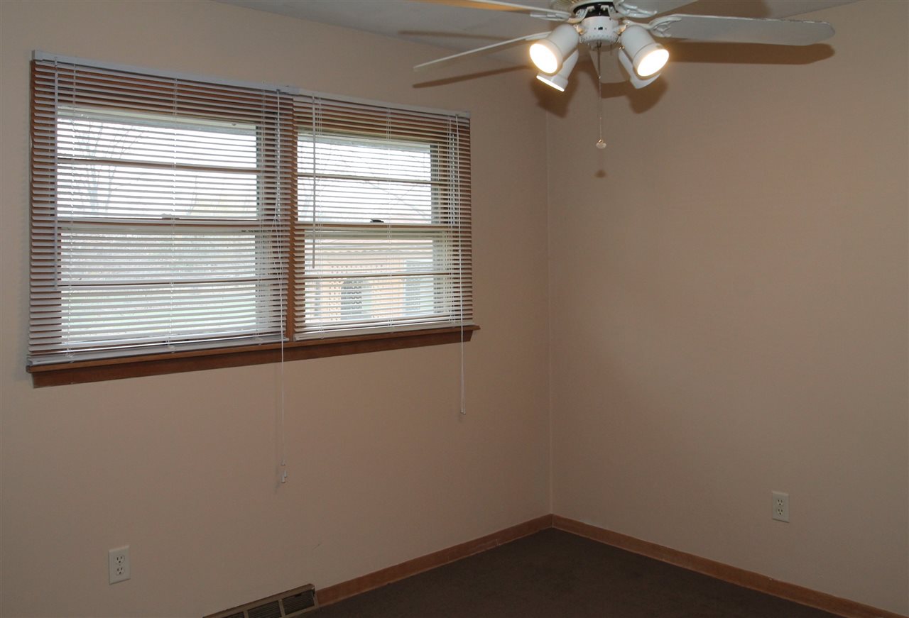 5500 Prairie Hill Road South Beloit, IL 61080 - Photo 12 of 17 Gallery Image 12