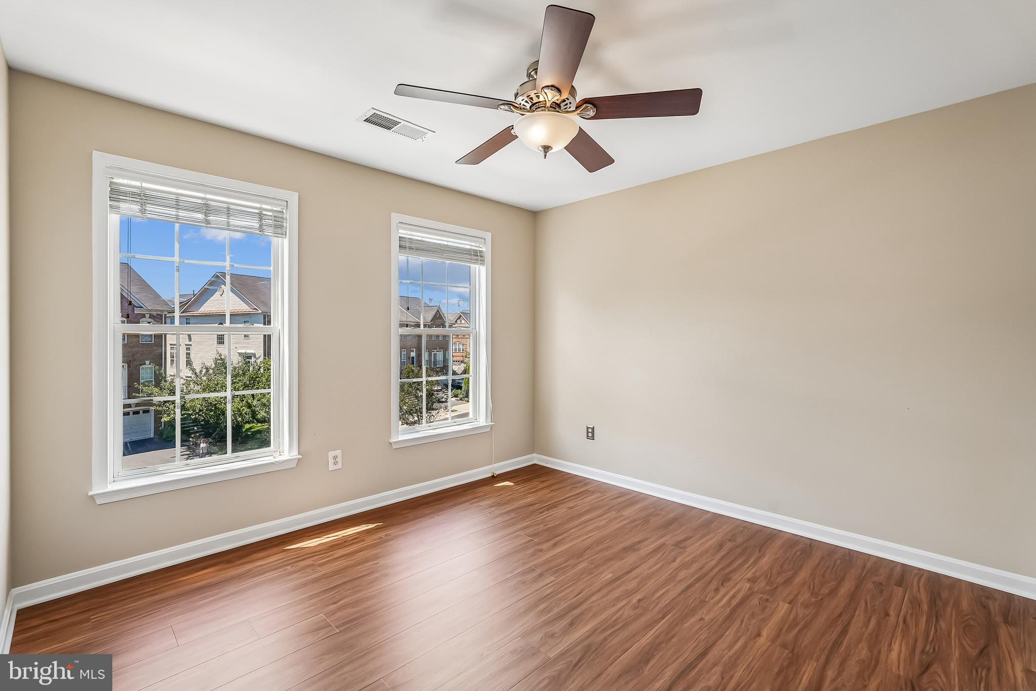 41935 Cinnabar Square Aldie, VA 20105 - Photo 28 of 39 Upper Level 3rd bedroom