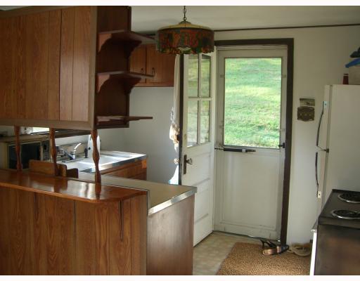153 Hatfield Road Amity, PA 15311 - Photo 4 of 17 Kitchen.
