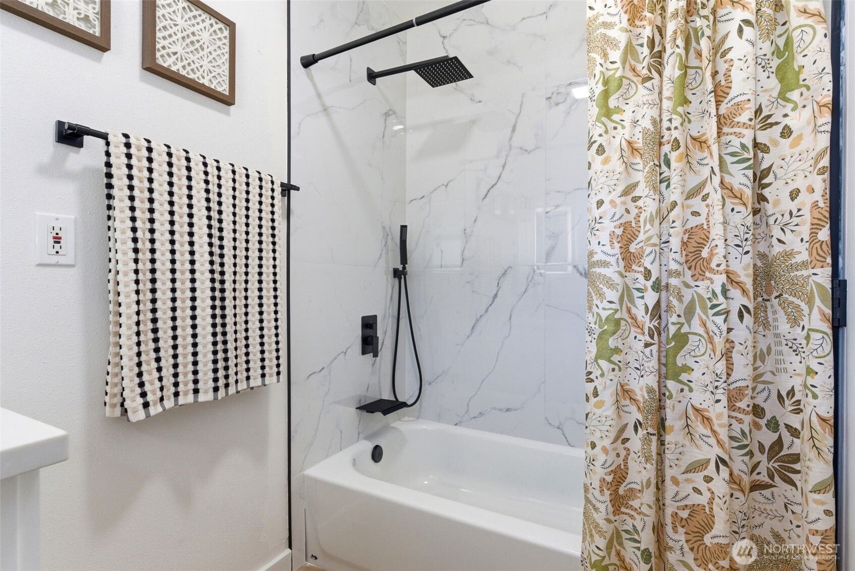 5228 23rd Avenue Southwest Seattle, WA 98106 - Photo 16 of 30 Gallery Image 16