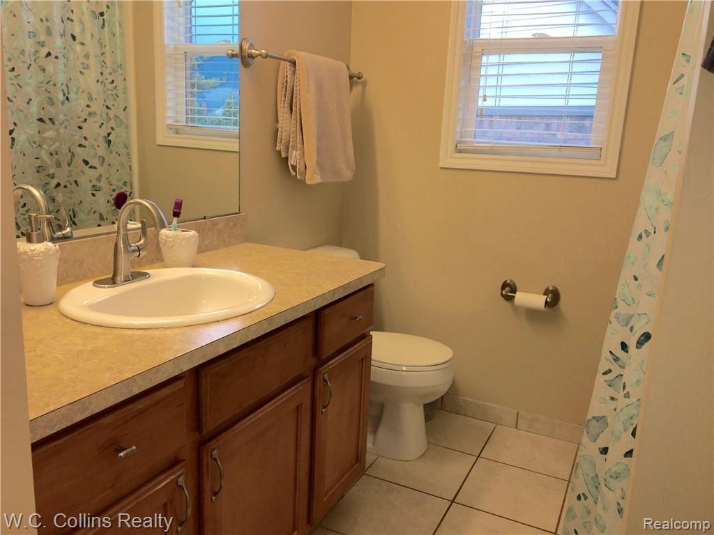 33494 Farmview Lane Fraser, MI 48026 - Photo 15 of 26