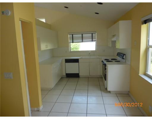 1051 Briar Ridge Road Weston, FL 33327 - Photo 4 of 8 Kitchen