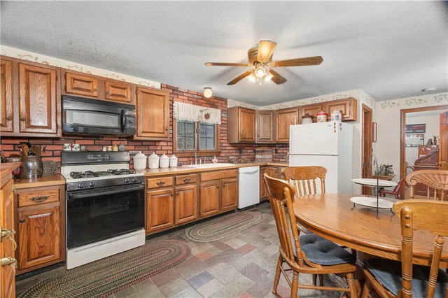 $449,000 | 124 Benedict Road, Burrillville, RI 02830