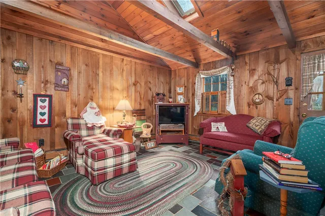 $449,000 | 124 Benedict Road, Burrillville, RI 02830