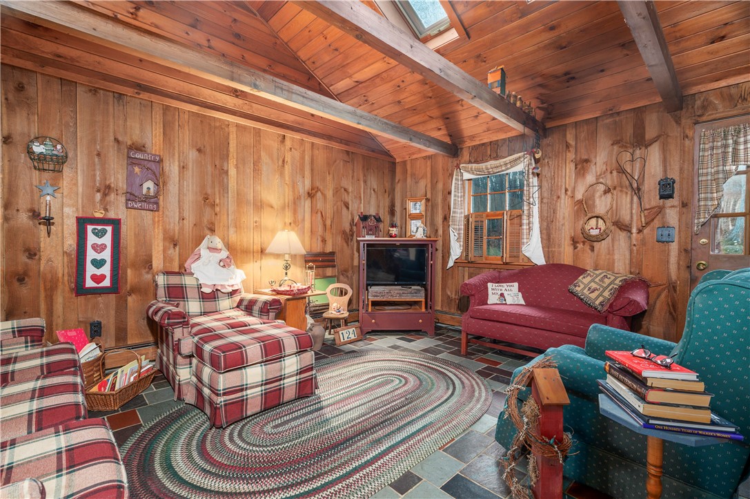 124 Benedict Road Burrillville, RI 02830 - Photo 16 of 37